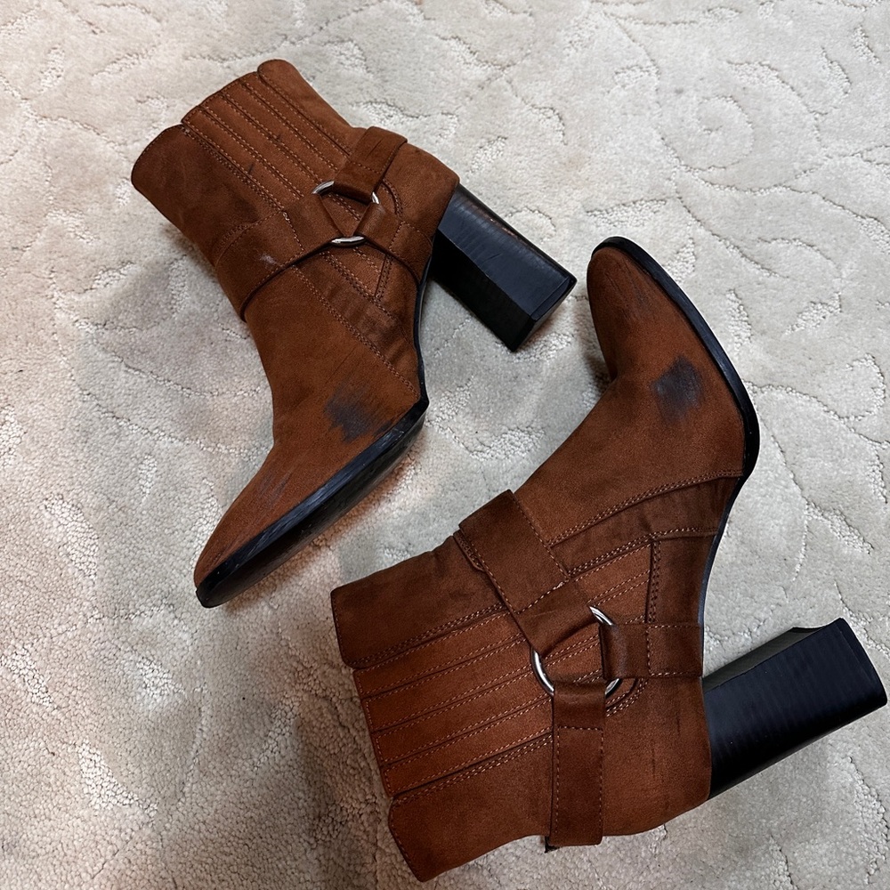 BCBG ankle boots